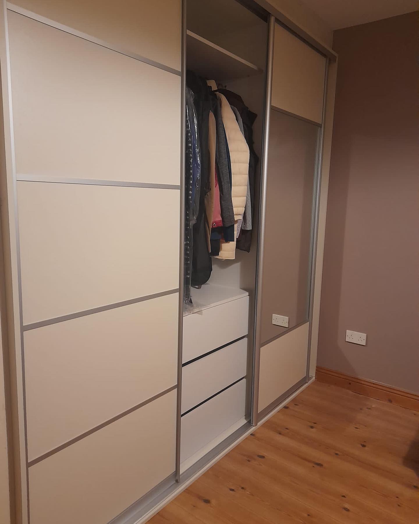 Cream Sliding Door Wardrobe